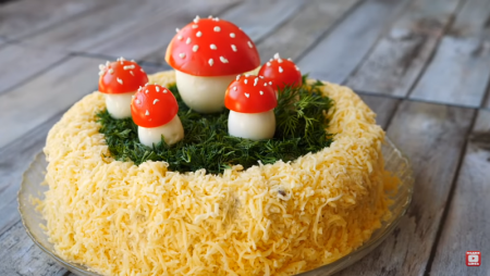 Закусочный ТОРТ с грибами и сыром